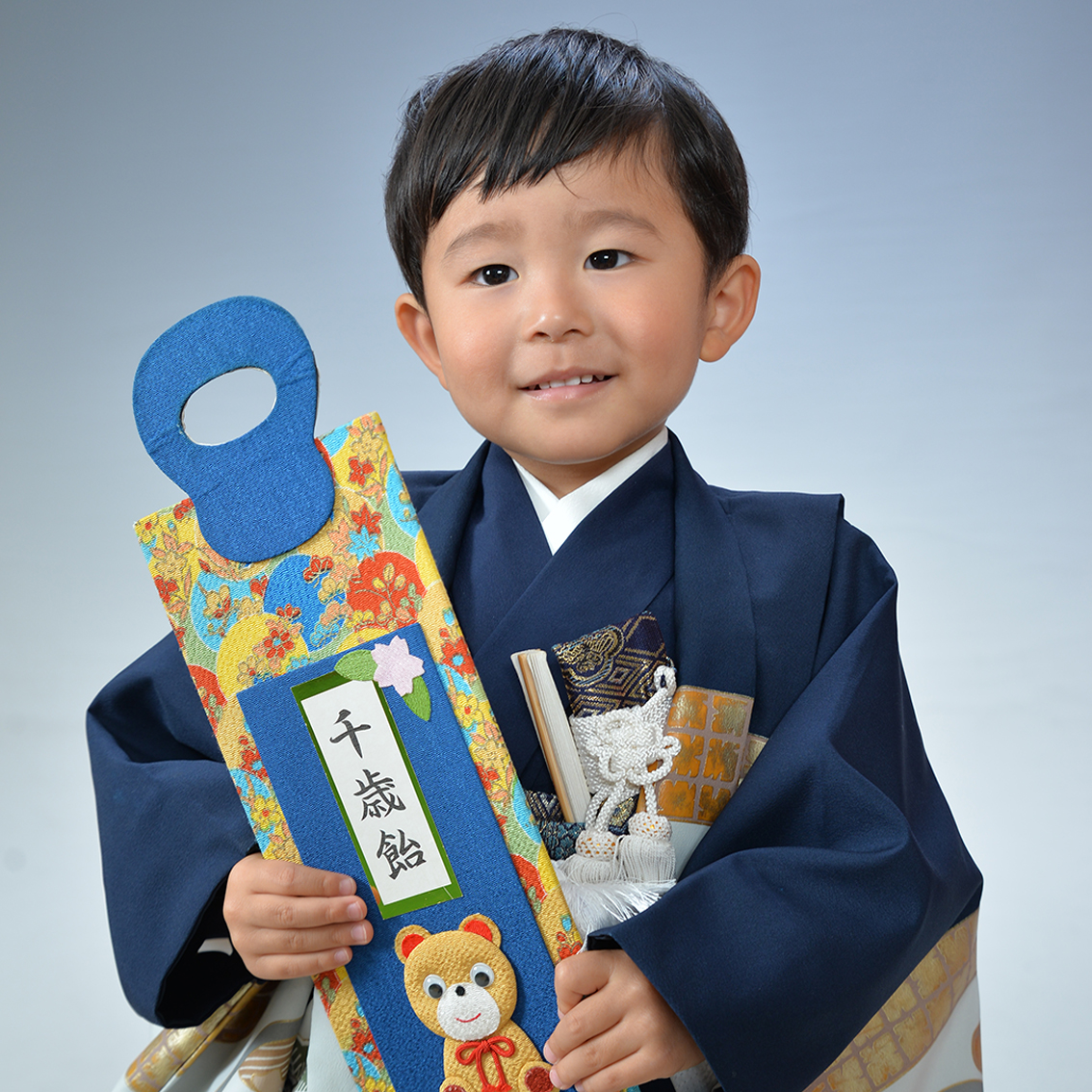 七五三撮影 ～3歳 紺地の着物の男の子～ | 神戸・六甲 レンタル＆フォトスタジオ華蓮